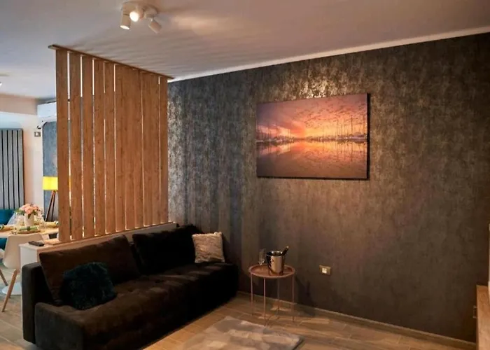 Apartment Alezzi & - Seafront Fancy Navodari