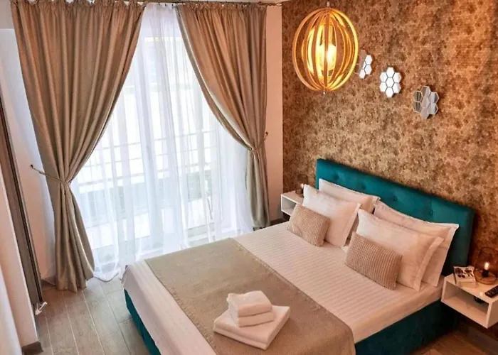 Alezzi & - Seafront Fancy Navodari